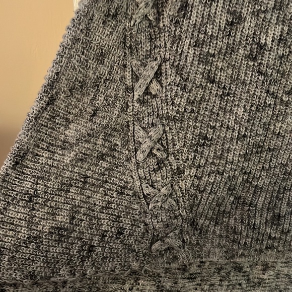 A.n.a Sweater. Large - Picture 2 of 7